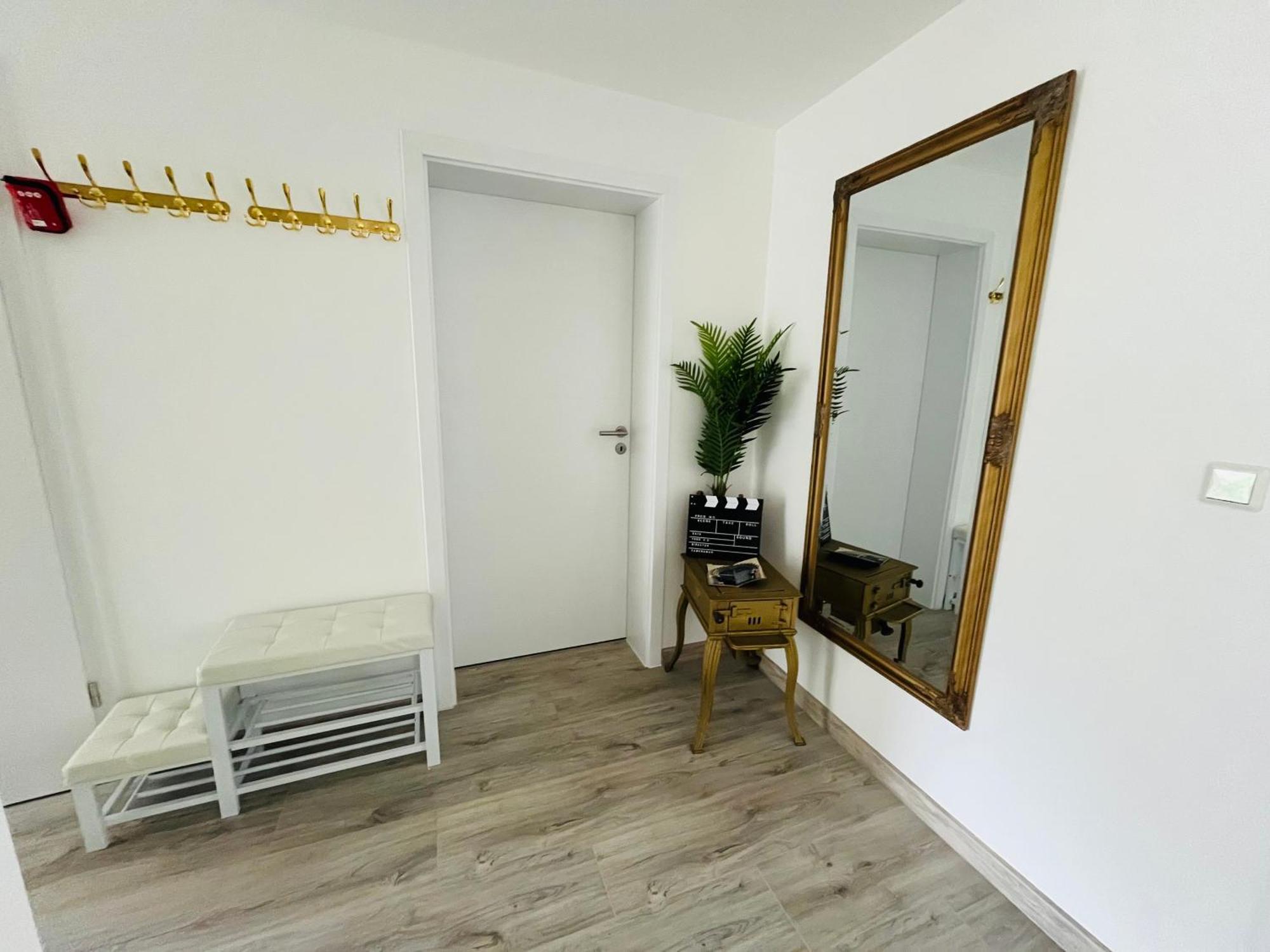 Filmap-Charmant-Modern-Zentral-Balkon-Beamer-Spieletisch Görlitz Zewnętrze zdjęcie