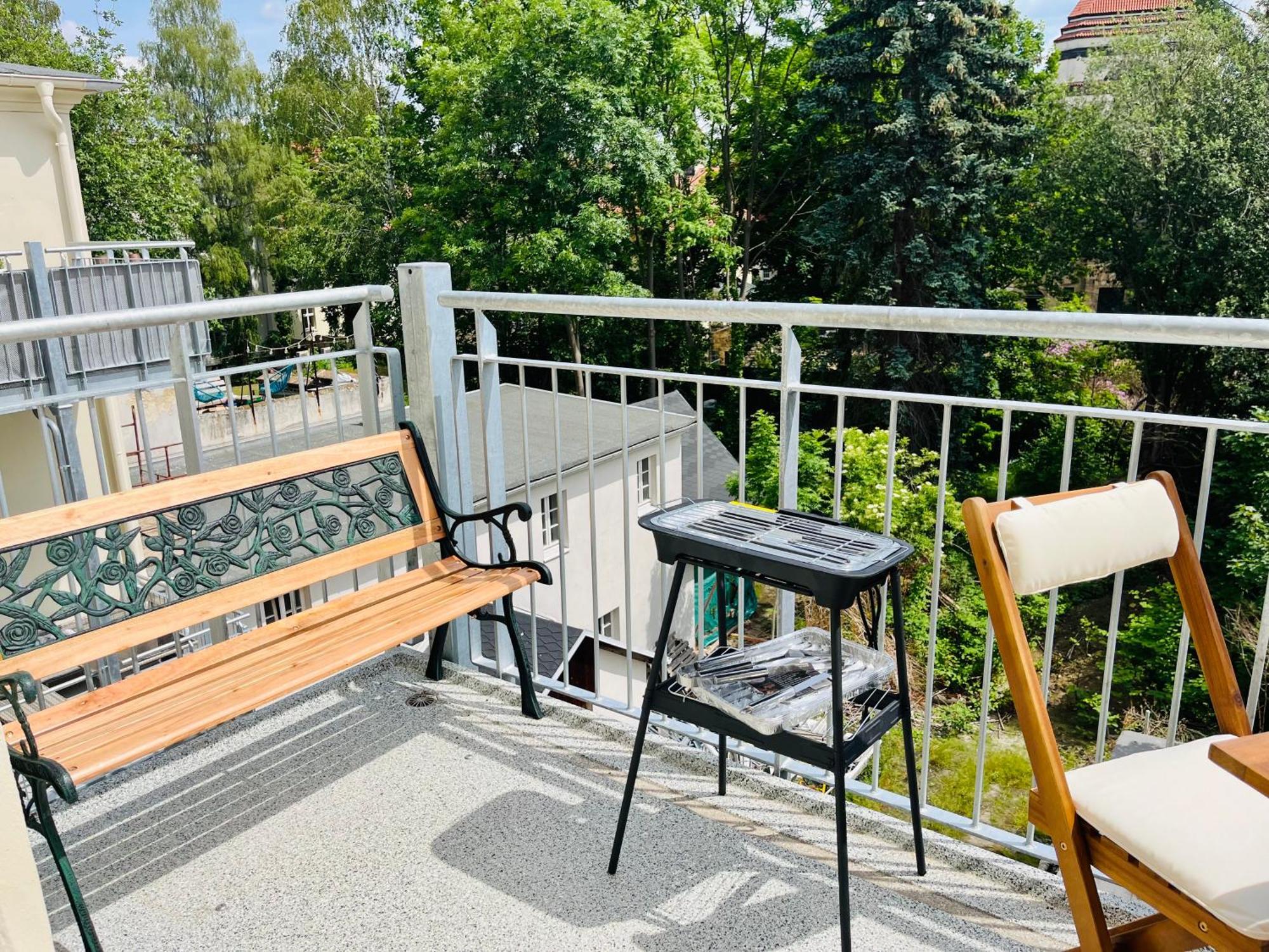 Filmap-Charmant-Modern-Zentral-Balkon-Beamer-Spieletisch Görlitz Zewnętrze zdjęcie